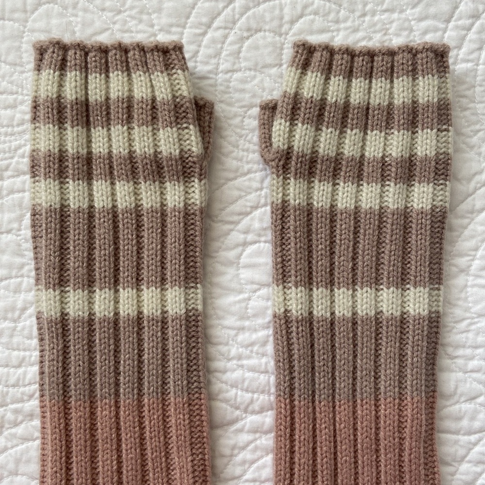Free People Fingerless Knit Gloves Mauve Tan Cream One Size NEW - Picture 3 of 11